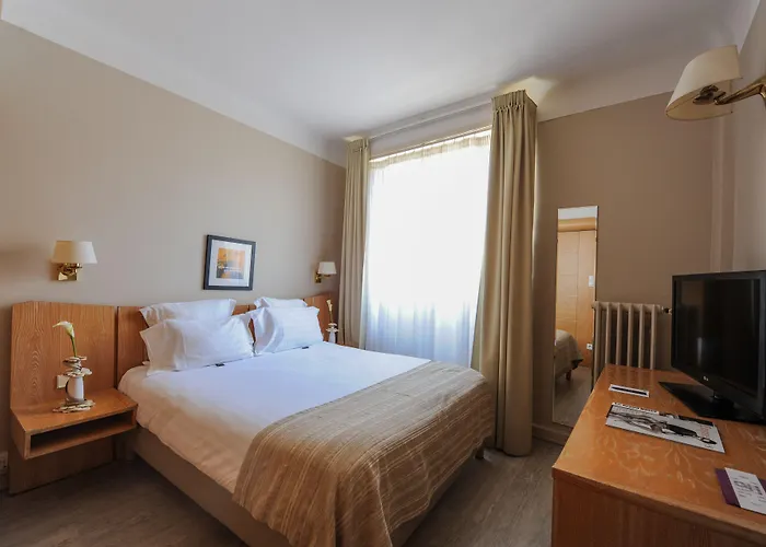 Le Grand By Collection Hotel 3*