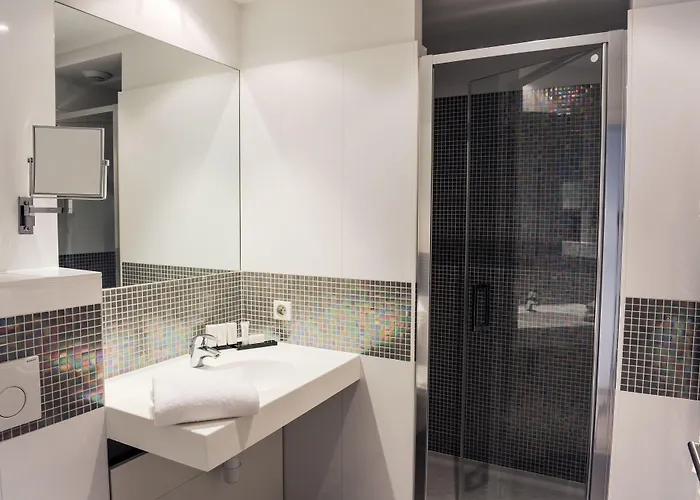 Le Grand By Collection Hotel 3*