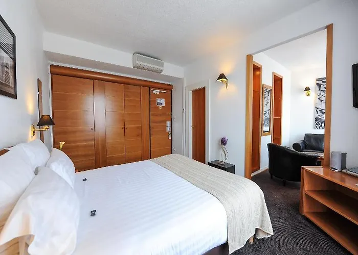 Le Grand By Collection Hotel 3*